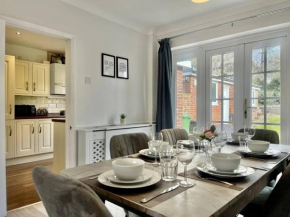 London Home - Free Parking - Contractor - Leisure